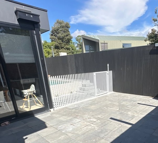 Think Frameless Glassworks | 7 Mitiamo St, Eynesbury VIC 3338, Australia | Phone: 0493 164 619