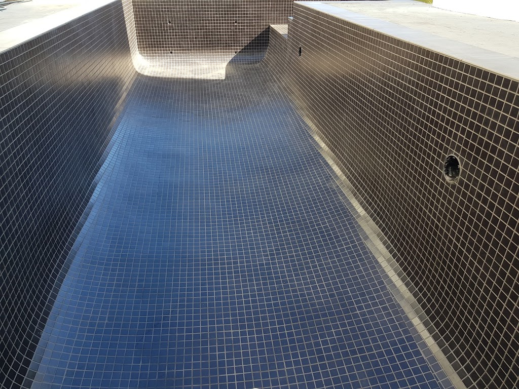 Creation Pool Tiling | 2/6 Cantwell Ct, Miami QLD 4220, Australia | Phone: 0410 593 318