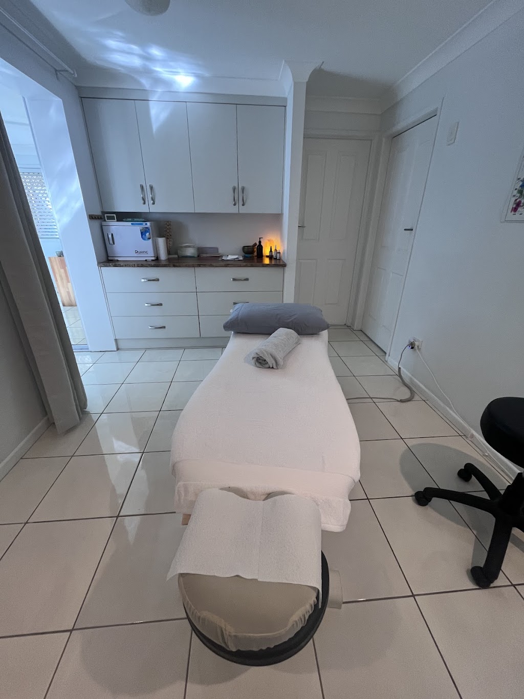 Kristan Turner. Bowen Therapist/ Remedial Therapies | 36 Stevenson St, Barlows Hill QLD 4703, Australia | Phone: 0431 371 360