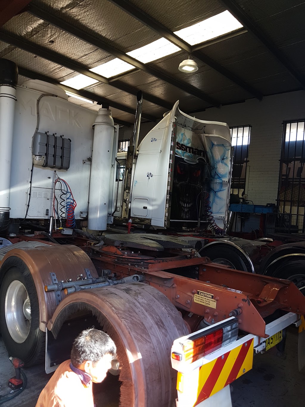 South West Truck & Trailer Repairs | 2/80-82 Seville St, Fairfield NSW 2165, Australia | Phone: (02) 9726 7500