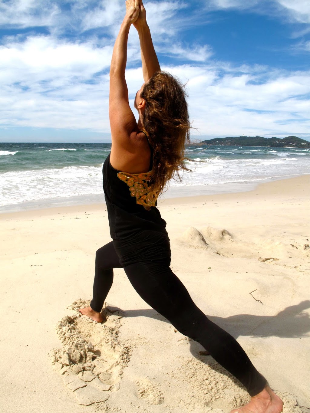 Byron Yoga Elle | school | Belongil Beach, Byron Bay NSW 2481, Australia | 0410489099 OR +61 410 489 099
