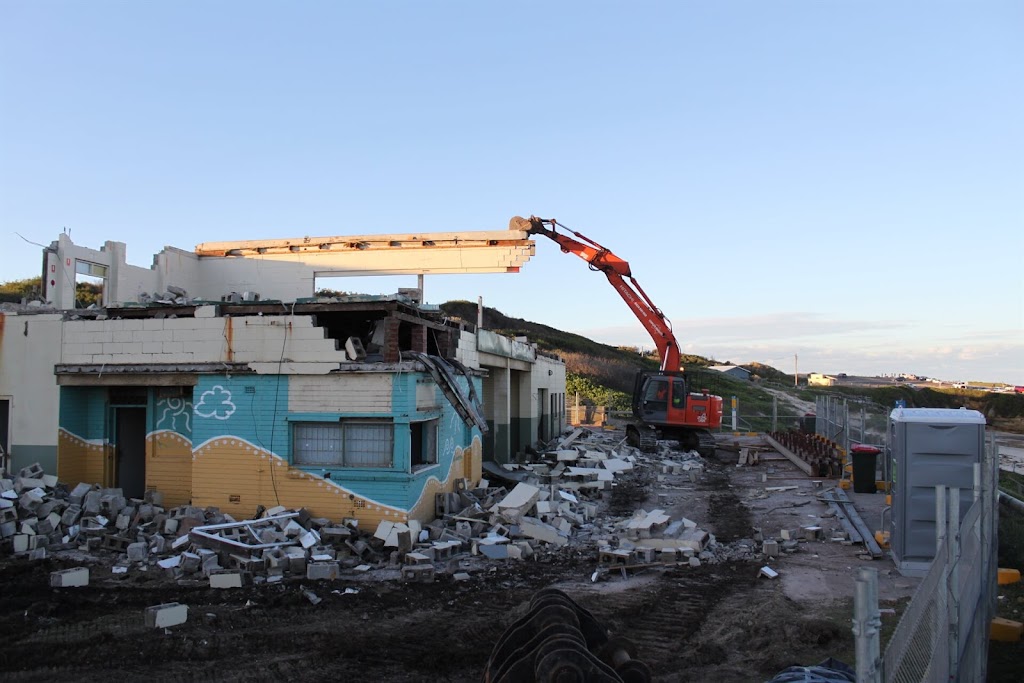 Central Coast Complete Demolition | general contractor | 1/10 Ibis Rd, Tuggerah NSW 2259, Australia | 0428170278 OR +61 428 170 278