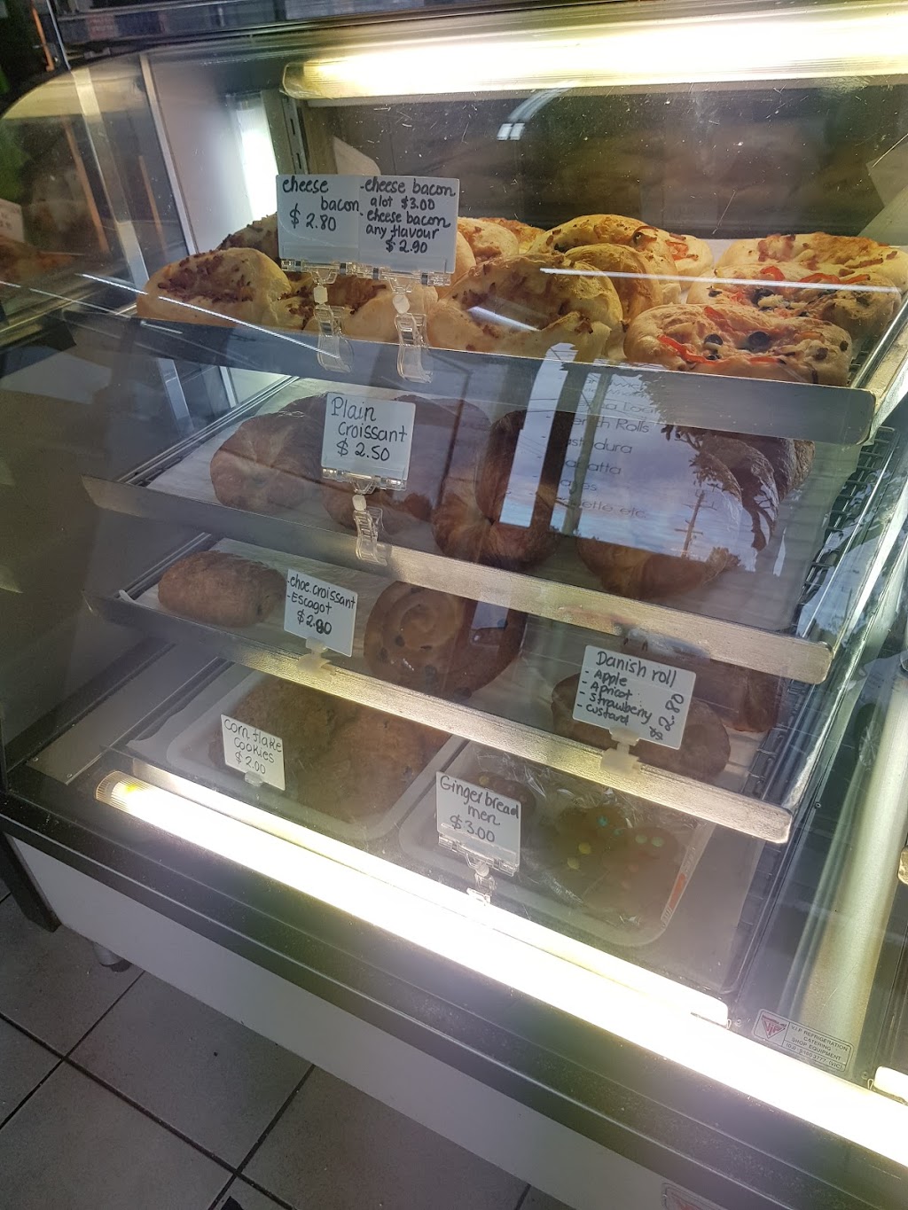 C.T. Hot Bread Bakery | 360 Station St, Lalor VIC 3075, Australia | Phone: (03) 9464 1199