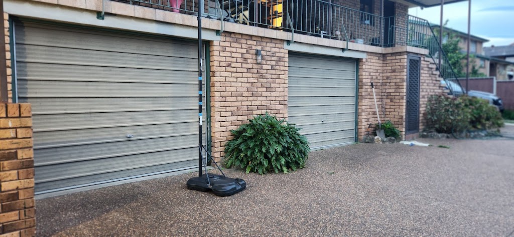 Greenys Garage Doors | Unit 2/8 Motto Ln, Heatherbrae NSW 2324, Australia | Phone: 0403 704 357