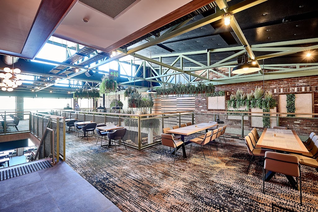 Warners Bay Hotel | 5 John St, Warners Bay NSW 2282, Australia | Phone: (02) 4948 9055