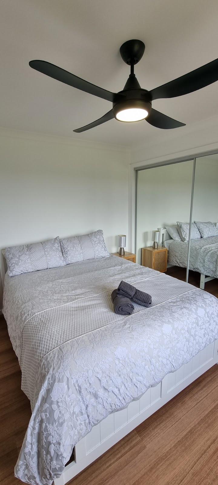 Tangari Guest House Pambula | 48 Toallo St, Pambula NSW 2549, Australia | Phone: 0491 141 840