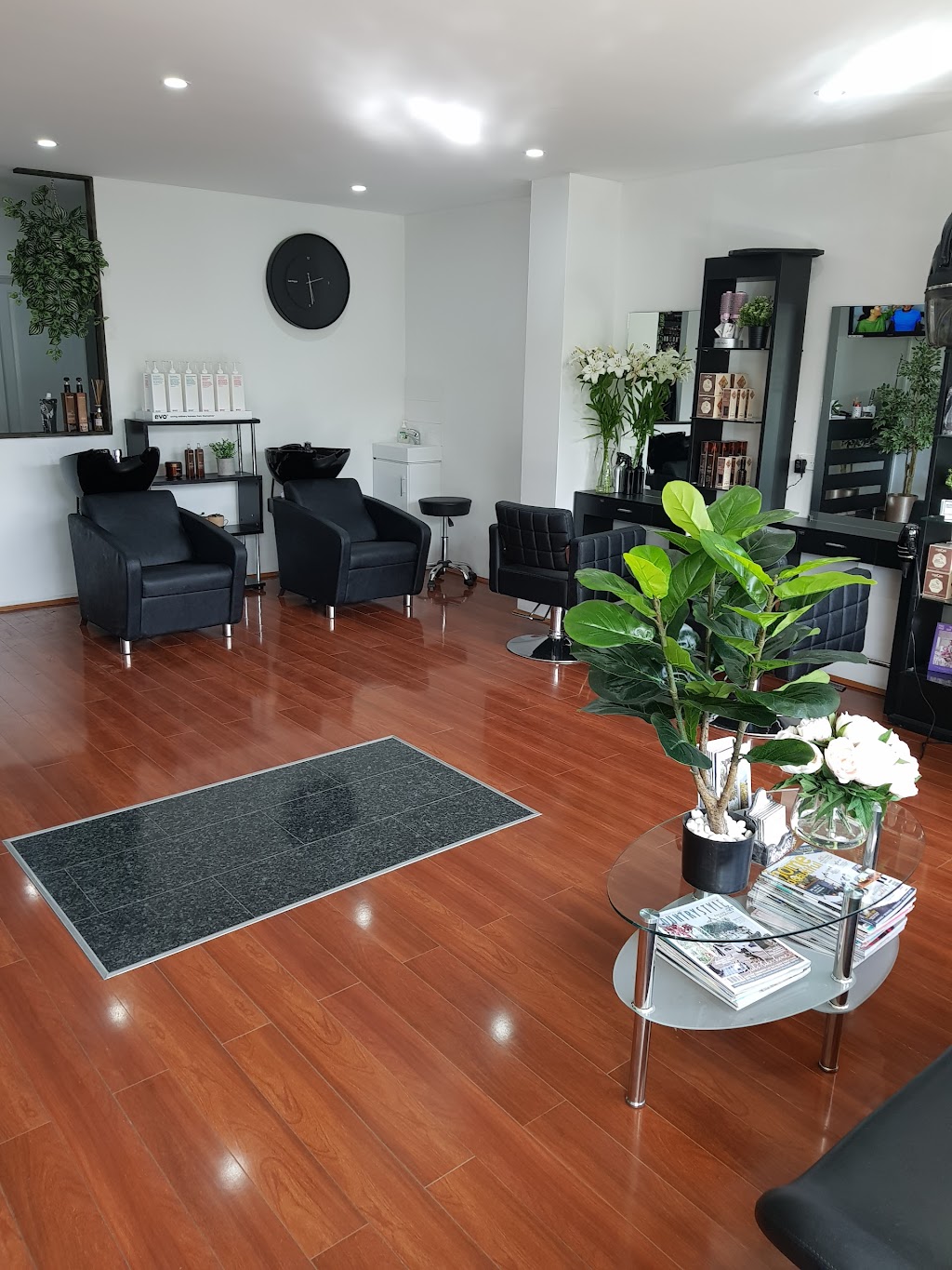 Lush & Co Hair Studio | 19/58 Bathurst St, Liverpool NSW 2170, Australia | Phone: (02) 8119 5301