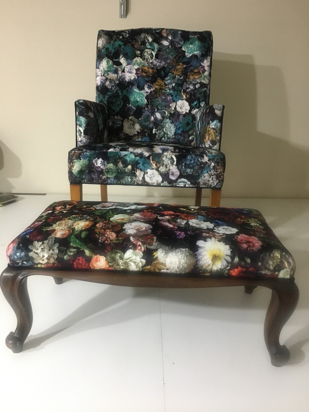 Paris upholstery |  | 776 Armstrong Rd, Manor Lakes VIC 3024, Australia | 0415916007 OR +61 415 916 007
