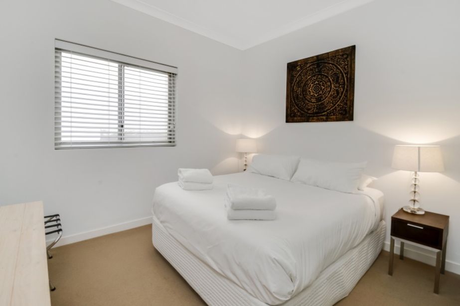 The Bondi Vista | lodging | 126 Ramsgate Ave, North Bondi NSW 2026, Australia | 0296412357 OR +61 2 9641 2357