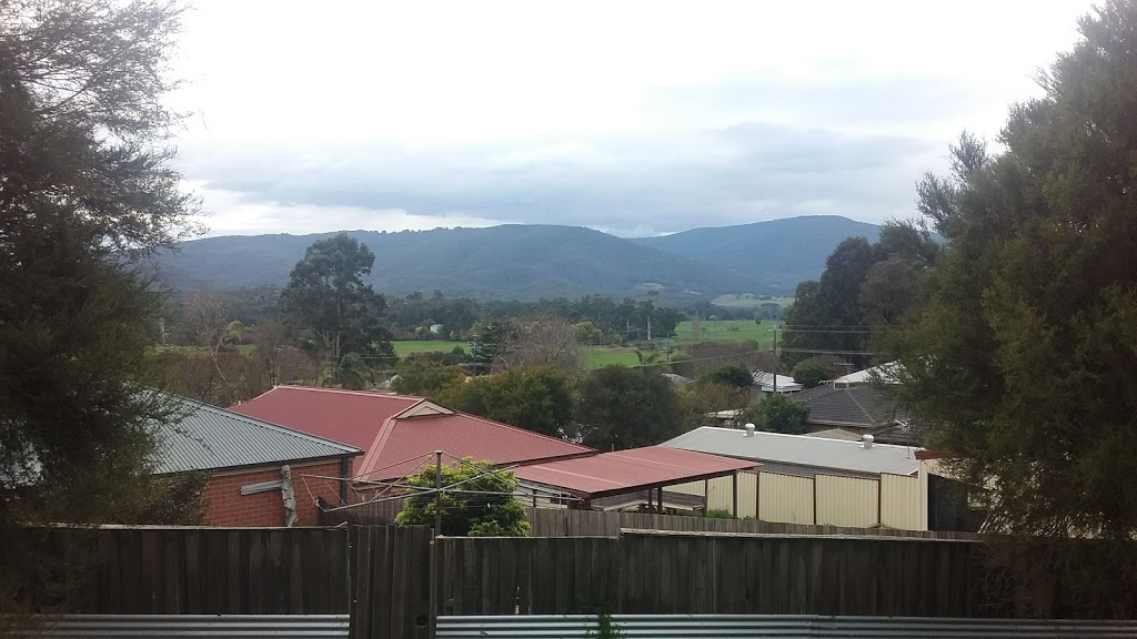 public-toilets-24-view-st-woori-yallock-vic-3139-australia