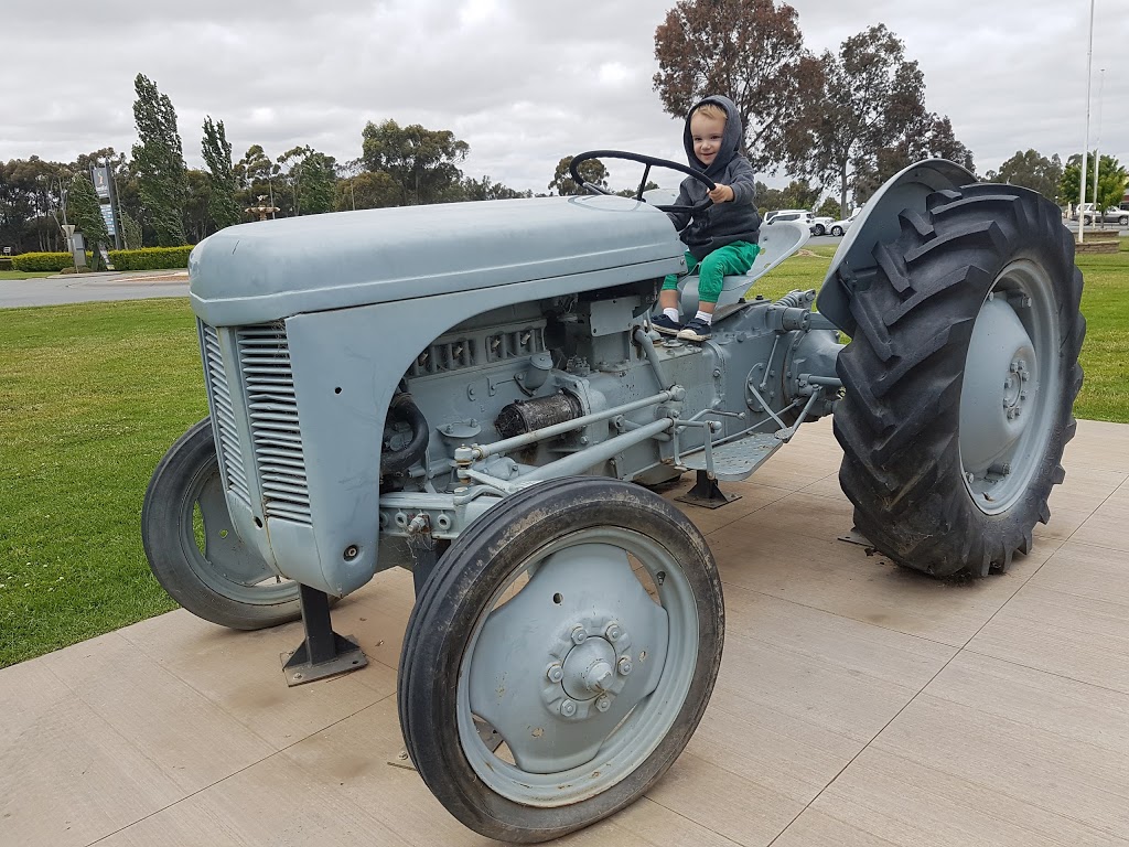 Shepparton Motor Museum and Collectibles | museum | 7725 Goulburn Valley Hwy, Kialla VIC 3631, Australia | 0358235833 OR +61 3 5823 5833