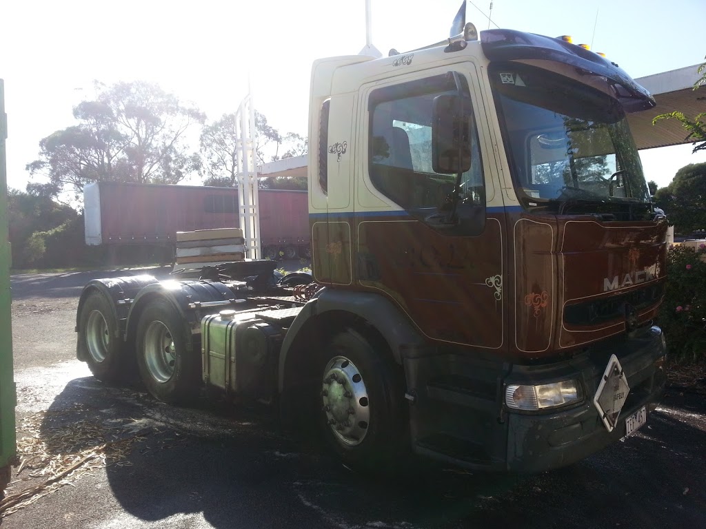 Longmuir Transport Services | 35 Godfrey Ln, Officer VIC 3809, Australia | Phone: 0423 304 633