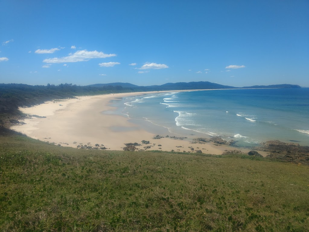 Racecourse campground | Point Plomer Rd, Crescent Head NSW 2440, Australia | Phone: (02) 6561 6700
