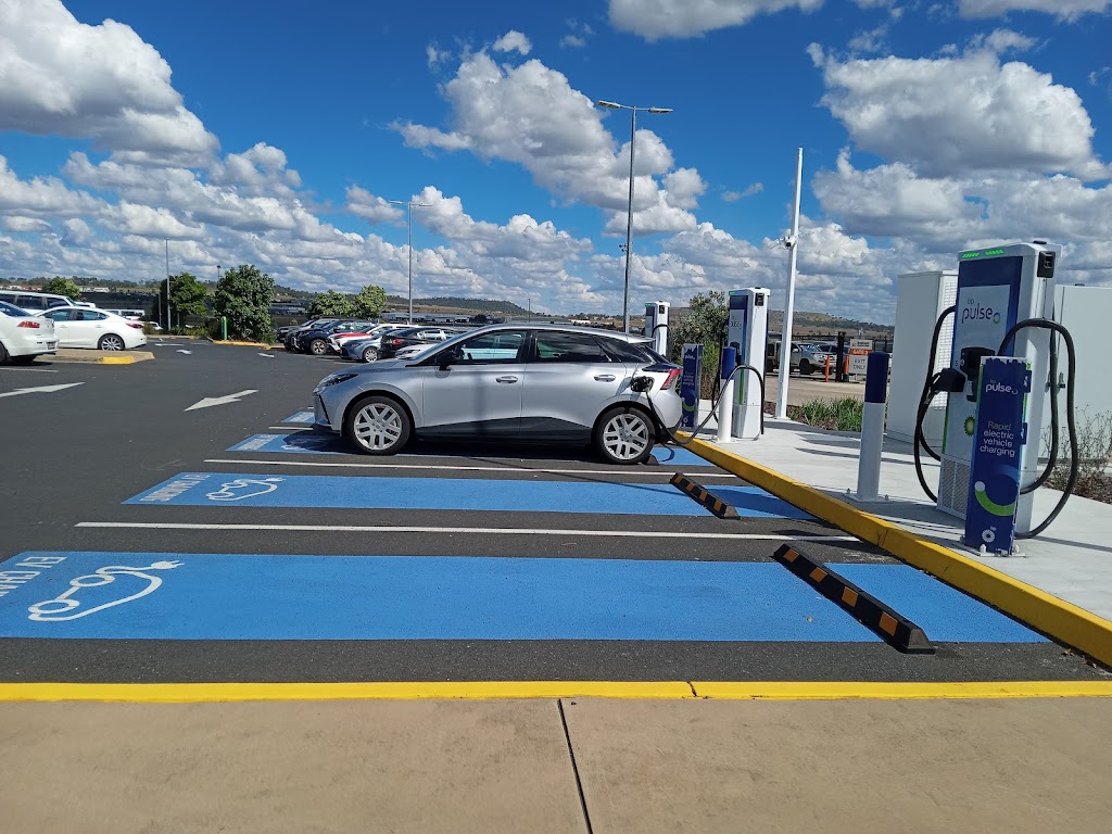 bp pulse Charging Station | 10783 Warrego Hwy, Charlton QLD 4350, Australia | Phone: 1300 002 738