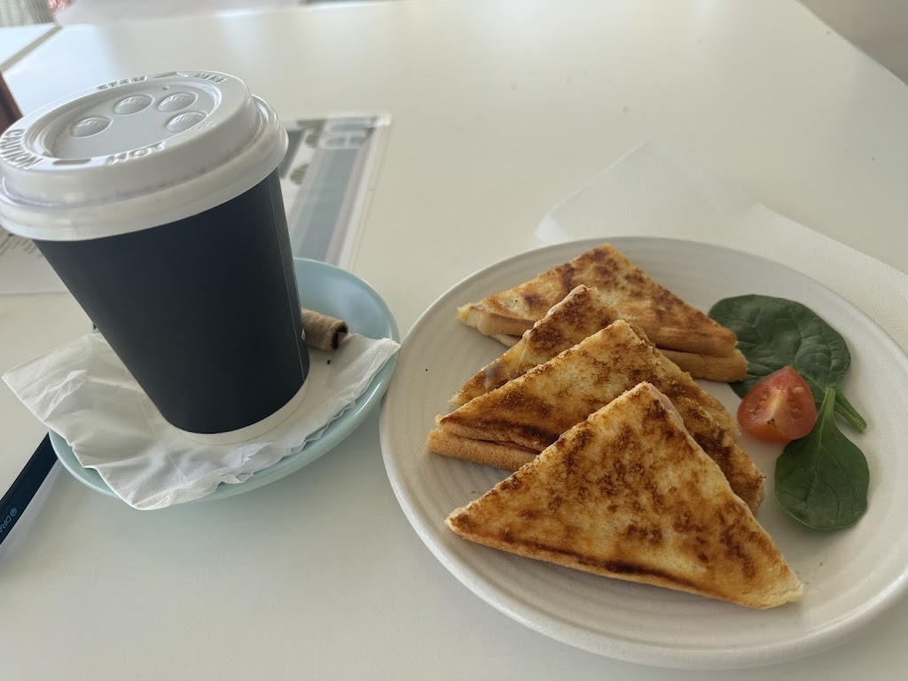 Calypso Bay Café | Calypso Bay Sales Office, 3 Recreation Pl, Jacobs Well QLD 4208, Australia | Phone: (07) 2100 0804