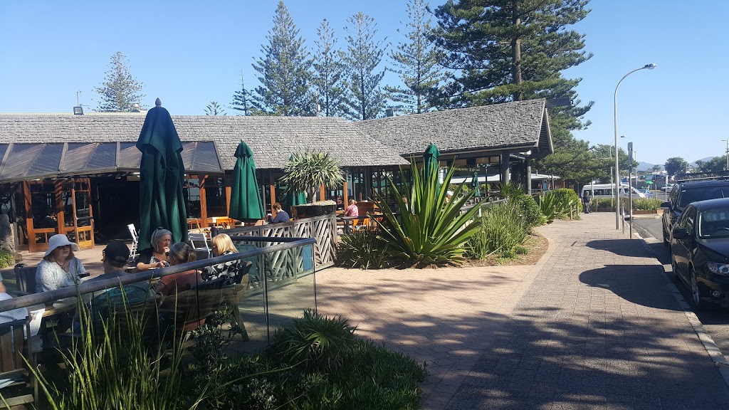 Beach Hotel Resort, Byron Bay | 1 Bay St, Byron Bay NSW 2481, Australia | Phone: (02) 6685 6402