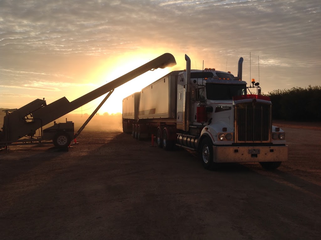 Fellows Bulk Transport | 316 Napier St, Deniliquin NSW 2710, Australia | Phone: (03) 5881 6668