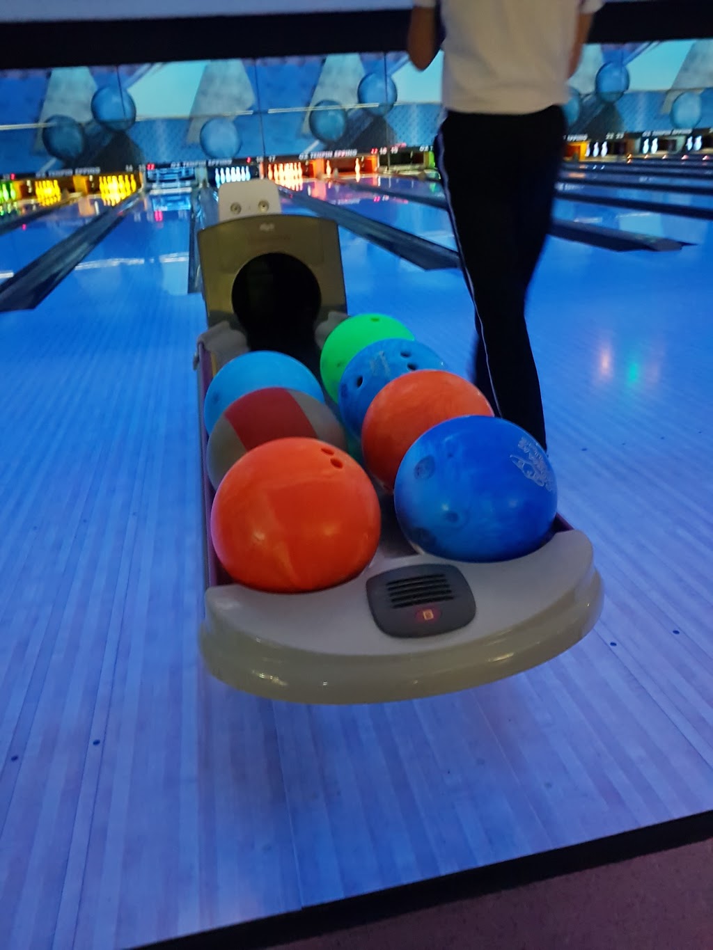 Oz Tenpin Epping | bowling alley | 41/53 Miller St, Epping VIC 3076, Australia | 0394083077 OR +61 3 9408 3077