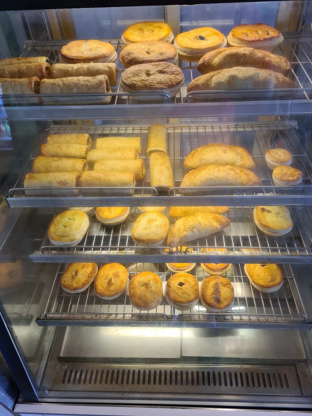 Koornang Hot Bread | bakery | 110 Koornang Rd, Carnegie VIC 3163, Australia | 0395647224 OR +61 3 9564 7224