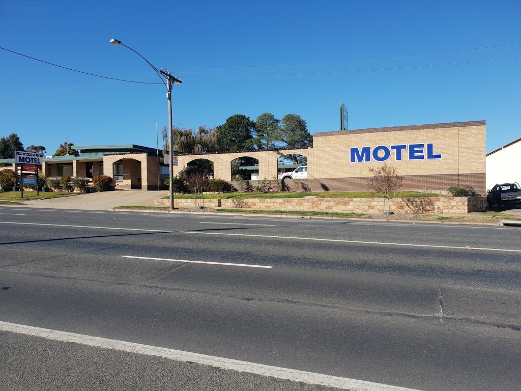 Hi-Way Eight Motor Inn | 28 Longfield St, Stawell VIC 3380, Australia | Phone: (03) 5358 2411