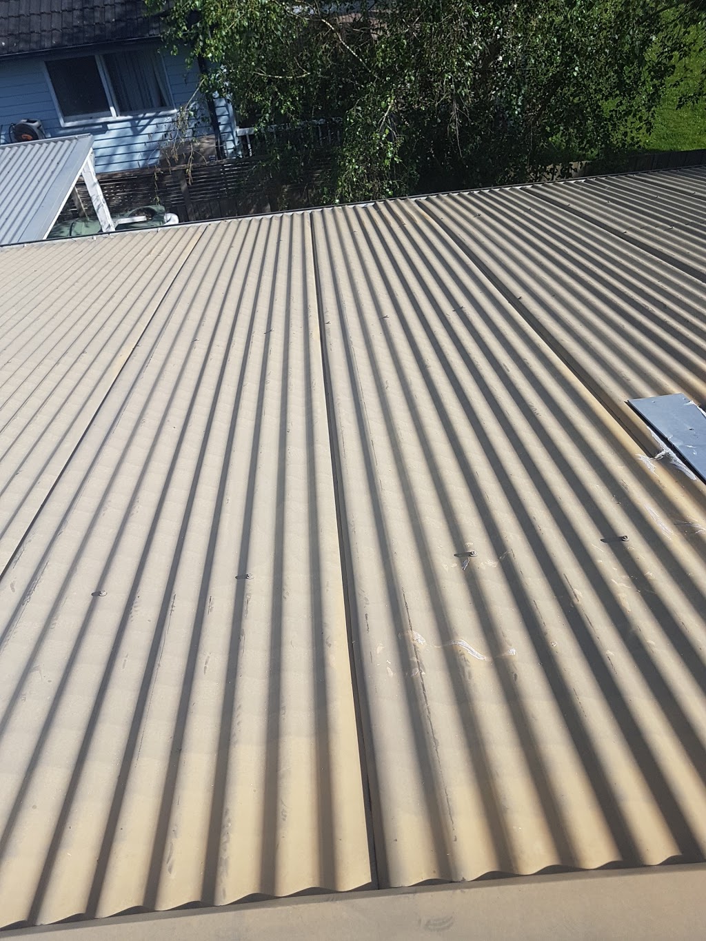 Roof Spray Australia | 38 Cardigan Rd, Mooroolbark VIC 3138, Australia | Phone: 0437 582 420