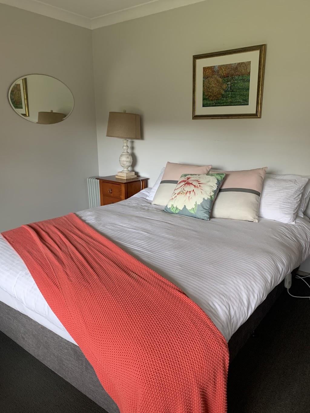 Grandma’s Cottage | 240 Wattamolla Rd, Woodhill NSW 2535, Australia | Phone: 0431 555 577