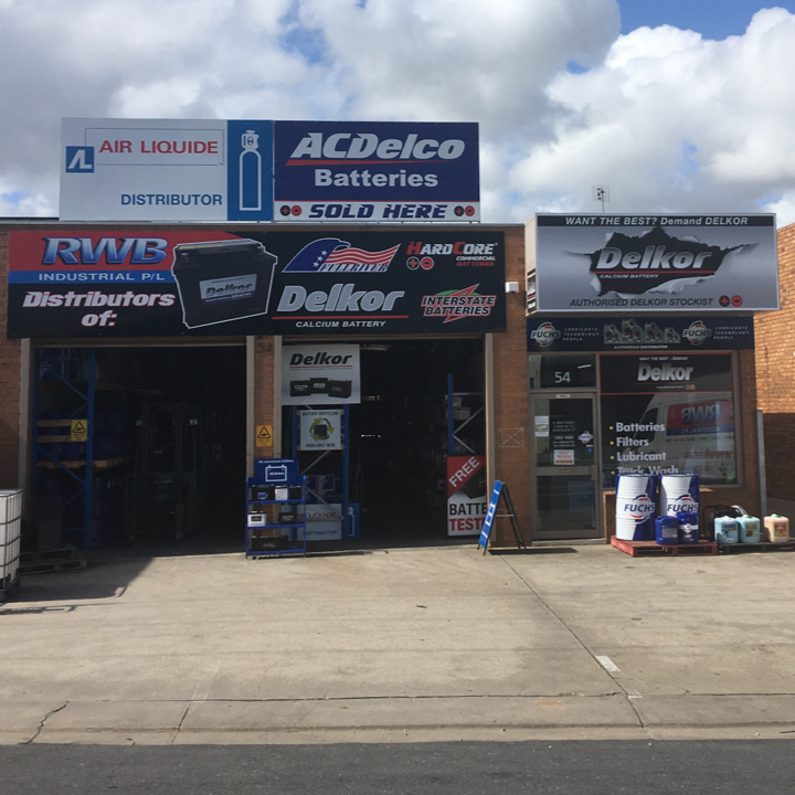 RWB Battery & Oil Shop | 54 Macleod St, Bairnsdale VIC 3875, Australia | Phone: (03) 5152 7474