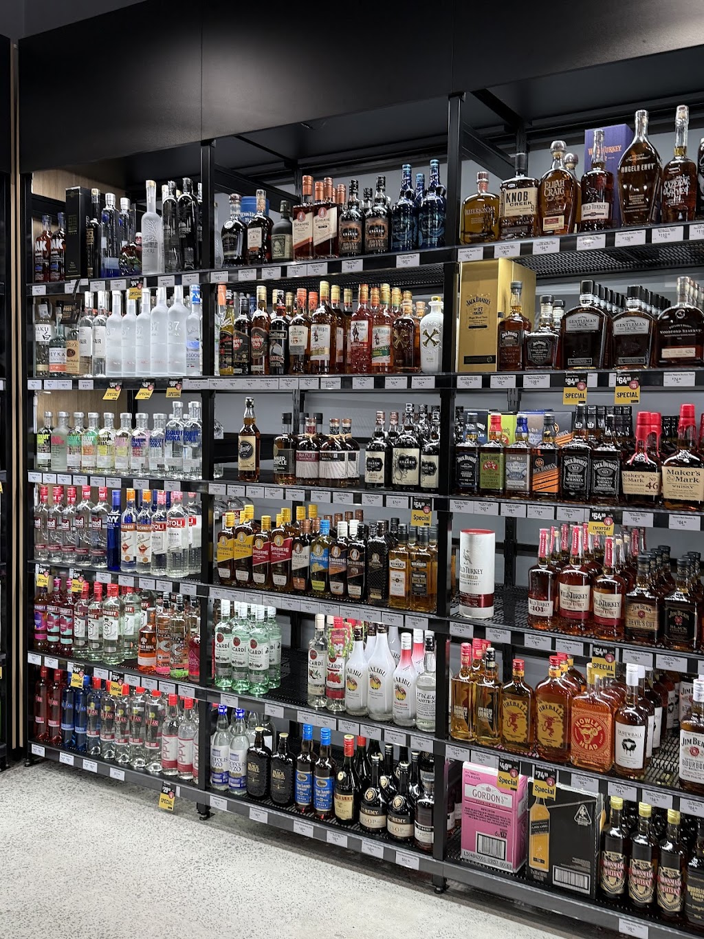 Harrys Liquor Glenmore Park | 90-98 Glenmore Ridge Dr, Glenmore Park NSW 2745, Australia | Phone: (02) 4733 7731