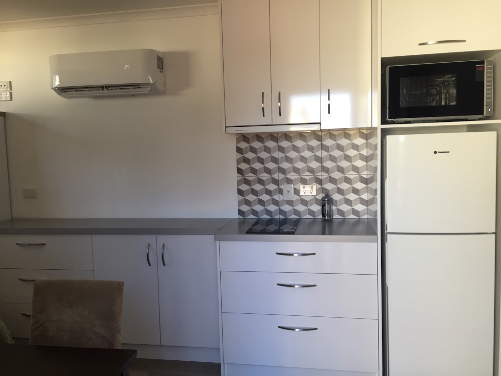 Lil Self contained Cabin | 26 Day St, Nildottie SA 5238, Australia | Phone: 0413 292 563