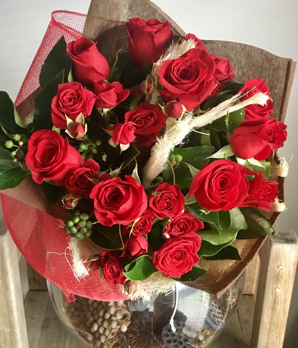 Flowers By Deb | 38 Spirited Circuit, Craigieburn VIC 3034, Australia | Phone: 0400 811 947