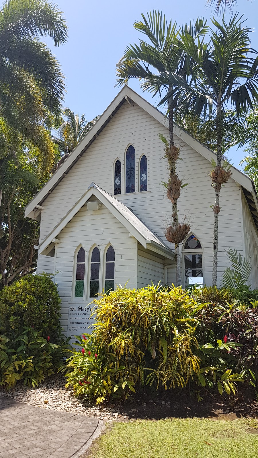 Port Douglas Uniting Church | 8 Dixie St, Port Douglas QLD 4877, Australia