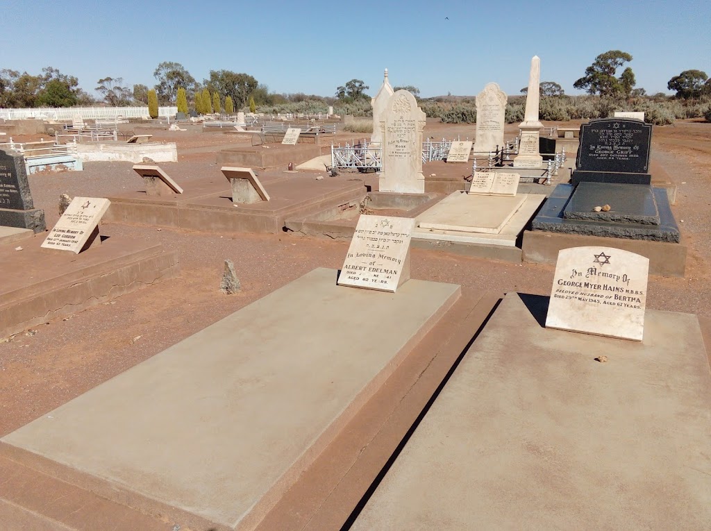 Broken Hill Cemetery | cemetery | 72 Rakow St, Broken Hill NSW 2880, Australia | 0880803300 OR +61 8 8080 3300