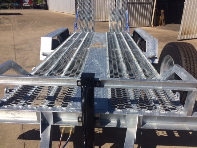 M&T Trailers | 35 Redden St, Portsmith QLD 4870, Australia | Phone: (07) 4035 1644