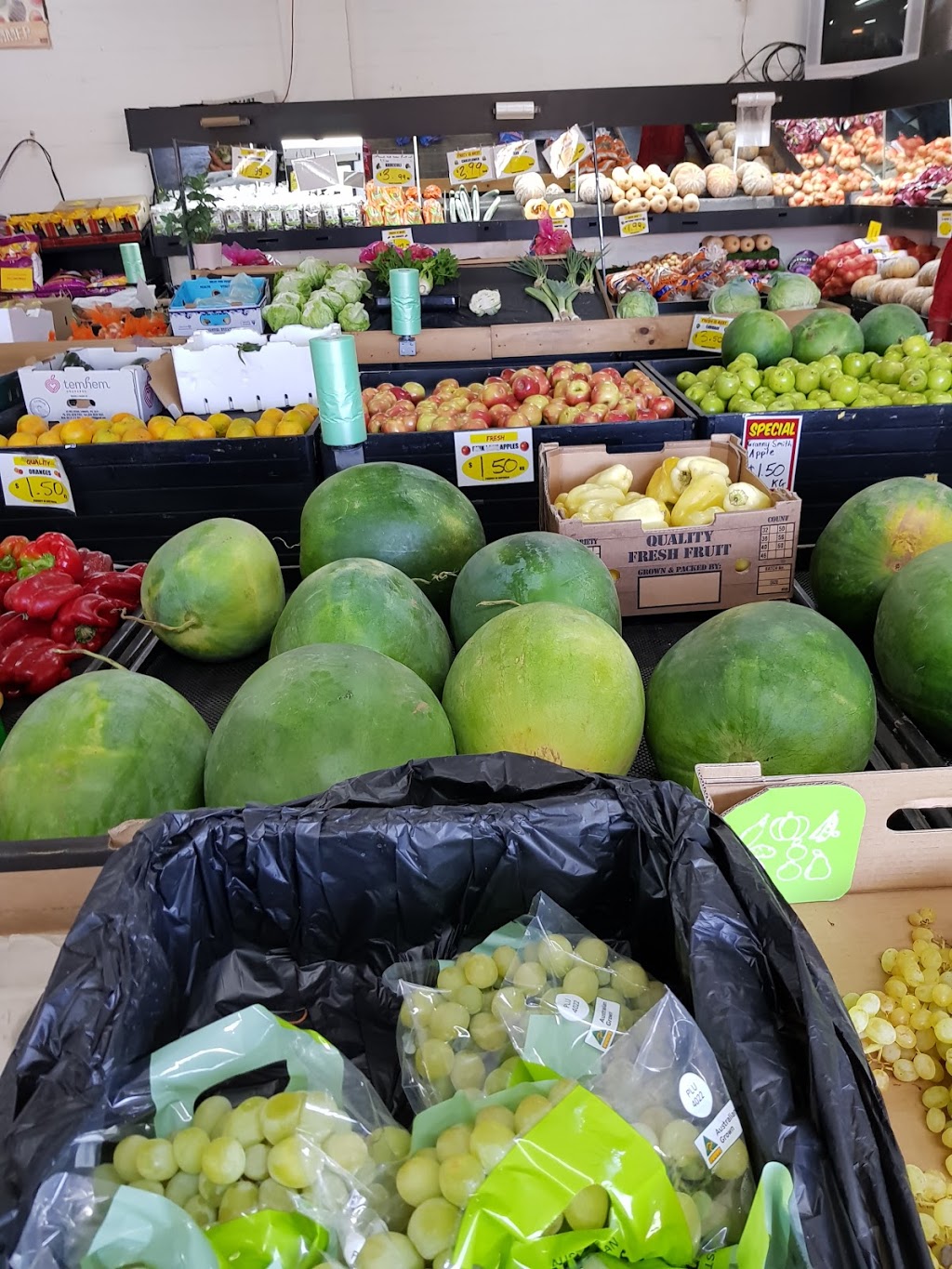Corio Fruit Market | store | 110 Cox Rd, Corio VIC 3214, Australia | 0352742060 OR +61 3 5274 2060