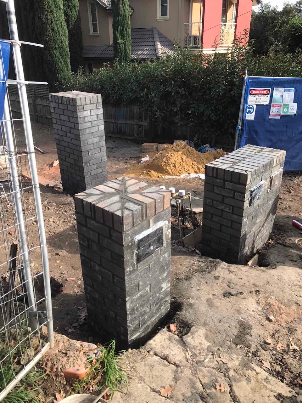 Melbrickies | 4 Jeanetta Cl, Cranbourne East VIC 3977, Australia | Phone: 0423 545 711