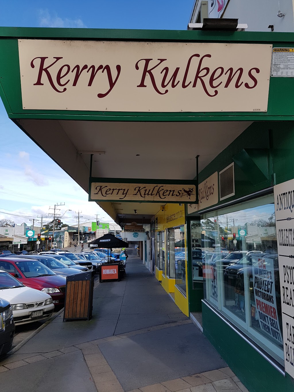 Kerry Kulkens Magic Shop | 1693 Burwood Hwy, Belgrave VIC 3160, Australia | Phone: (03) 9754 4587