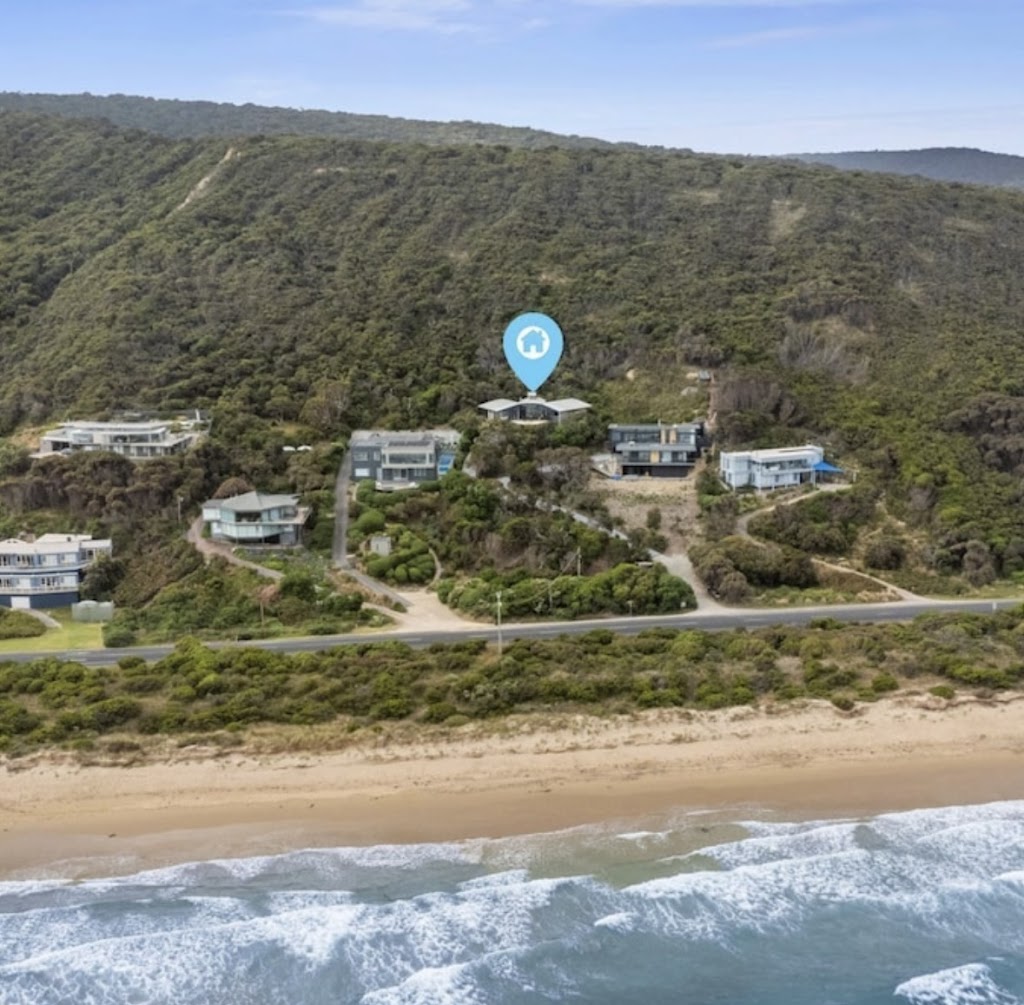 The Surf Spot Spectacular Eastern View Beach House | 635 Great Ocean Rd, Eastern View VIC 3231, Australia | Phone: (03) 5289 4233