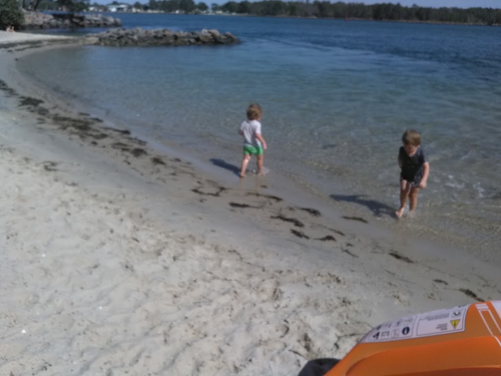 Pelican Foreshore Playground |  | Lakeview Parade, Pelican NSW 2281, Australia | 0249210333 OR +61 2 4921 0333