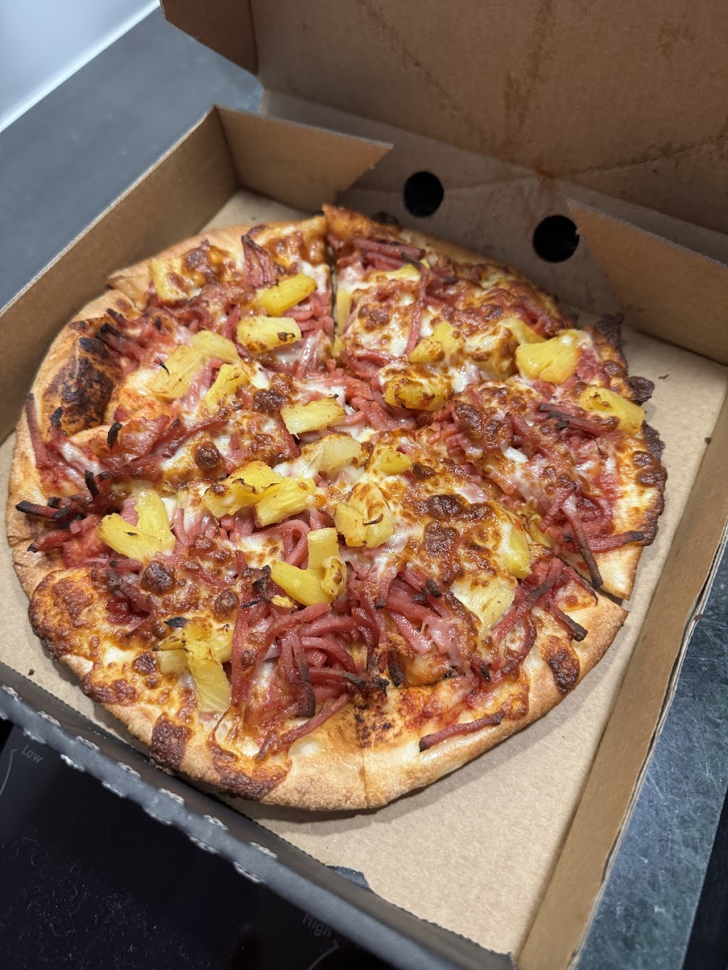 Amalfi Pizza & Pasta Bannockburn | Shop 9/9 Bannockburn Rd, Bannockburn QLD 4207, Australia | Phone: (07) 3180 8287