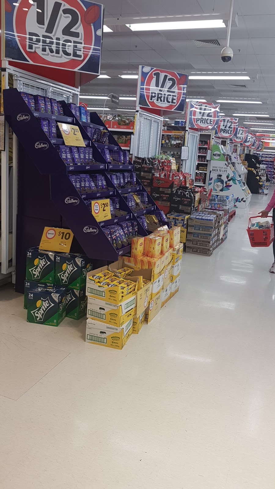 Coles Wattle Grove | supermarket | Village Way, Wattle Grove NSW 2173, Australia | 0297311044 OR +61 2 9731 1044