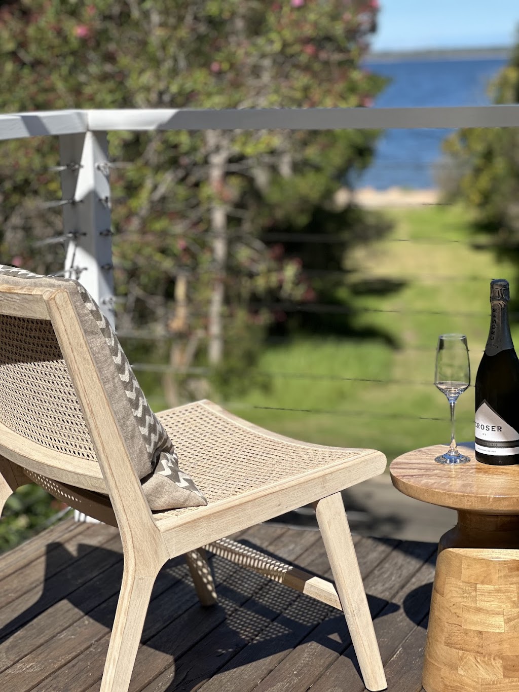 Lake Metung | 48 Beach Rd, Metung VIC 3904, Australia | Phone: 0423 462 888