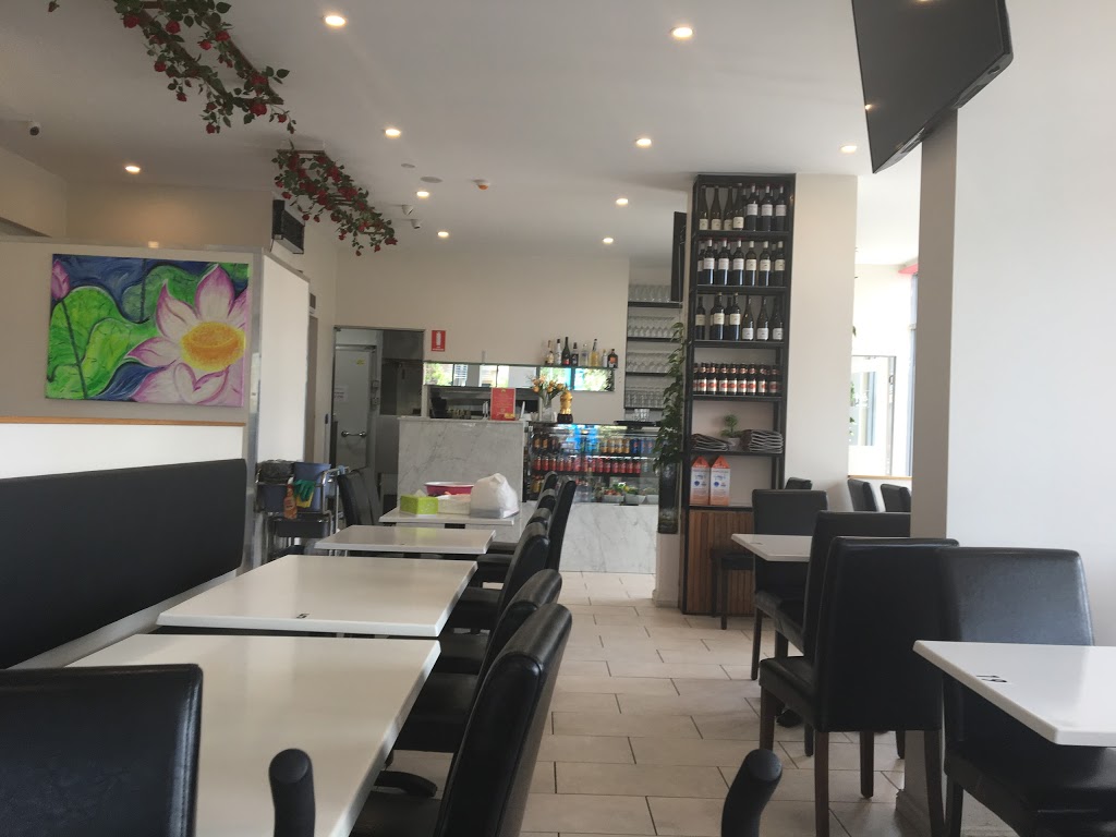 Lakeside Vietnamese Cuisine | Shop 1 66/56 Lakeside Parade, Jordan Springs NSW 2747, Australia | Phone: (02) 8834 0101