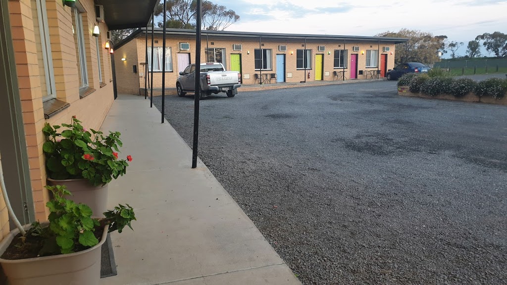 Sea Lake Motel | lodging | 93 Railway Ave, Sea Lake VIC 3533, Australia | 0418487188 OR +61 418 487 188