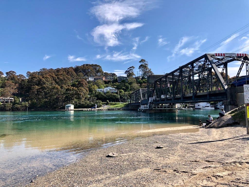 Narooma Bridge Oysters | 12 Riverview Rd, Narooma NSW 2546, Australia | Phone: (02) 4476 1711