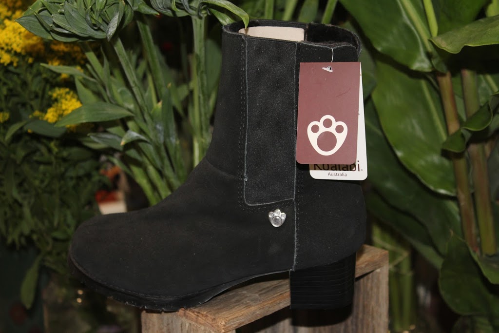 Mornington Peninsula UGGS n more | 42 Mount Eliza Way, Mount Eliza VIC 3930, Australia | Phone: (03) 8900 8965