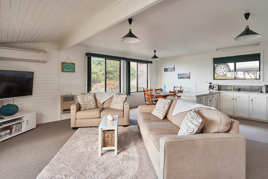 Kingfisher Cottage | lodging | 7216/74 Main Rd, Binalong Bay TAS 7216, Australia | 0407808738 OR +61 407 808 738
