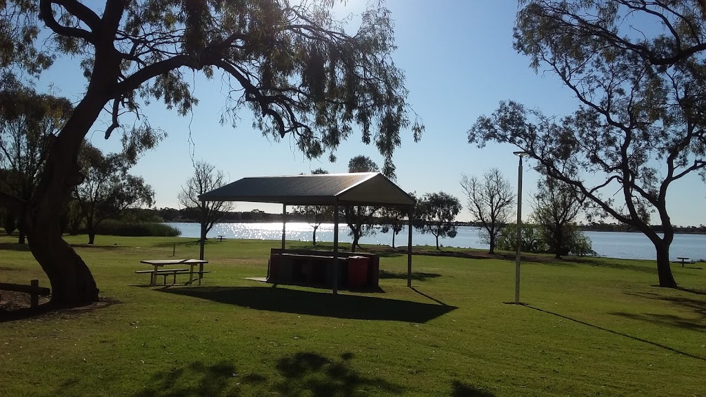 Tranquil Waters | campground | 5302 Sturt Hwy, Cullulleraine VIC 3496, Australia | 0350282226 OR +61 3 5028 2226
