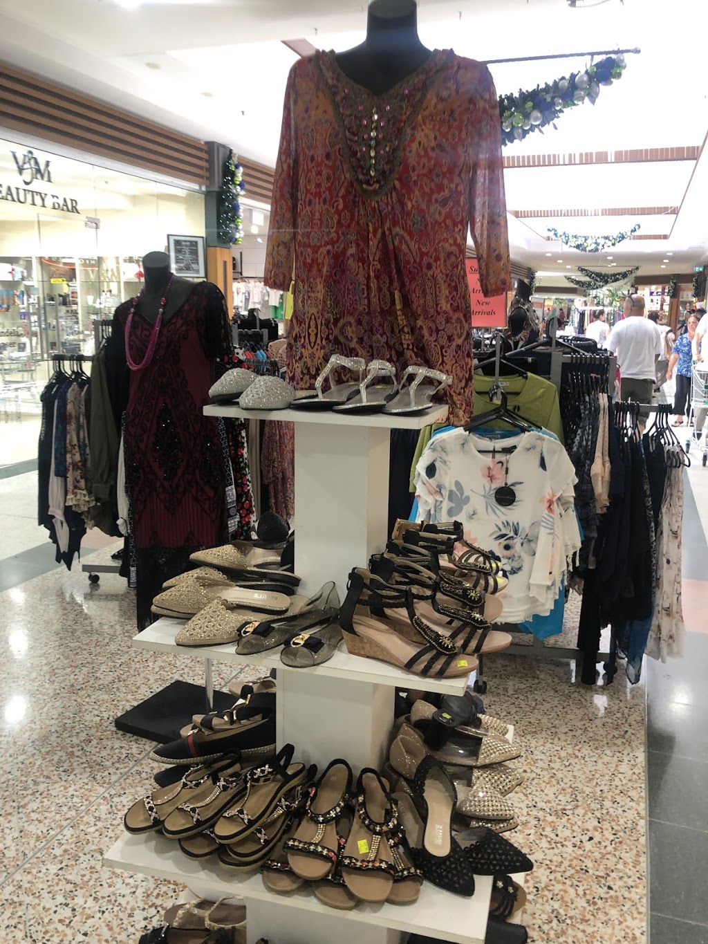 Vinci | clothing store | Shop 2, 355 Waterloo Rd, Greenacre NSW 2190, Australia | 0297426958 OR +61 2 9742 6958