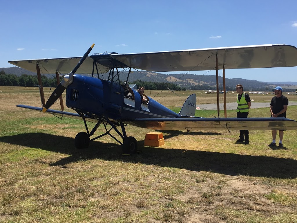 Alpine Air Charters, Yarra Valley | 13 MacIntyre Ln, Yering VIC 3775, Australia | Phone: (03) 9739 1211