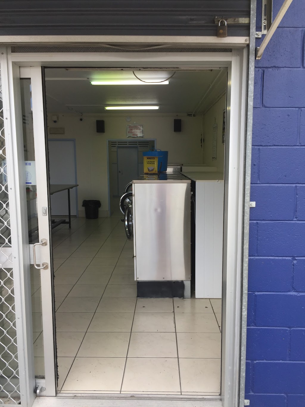 Beenleigh Laundromat | laundry | 3/71 Alamein St, Beenleigh QLD 4207, Australia | 1300362233 OR +61 1300 362 233